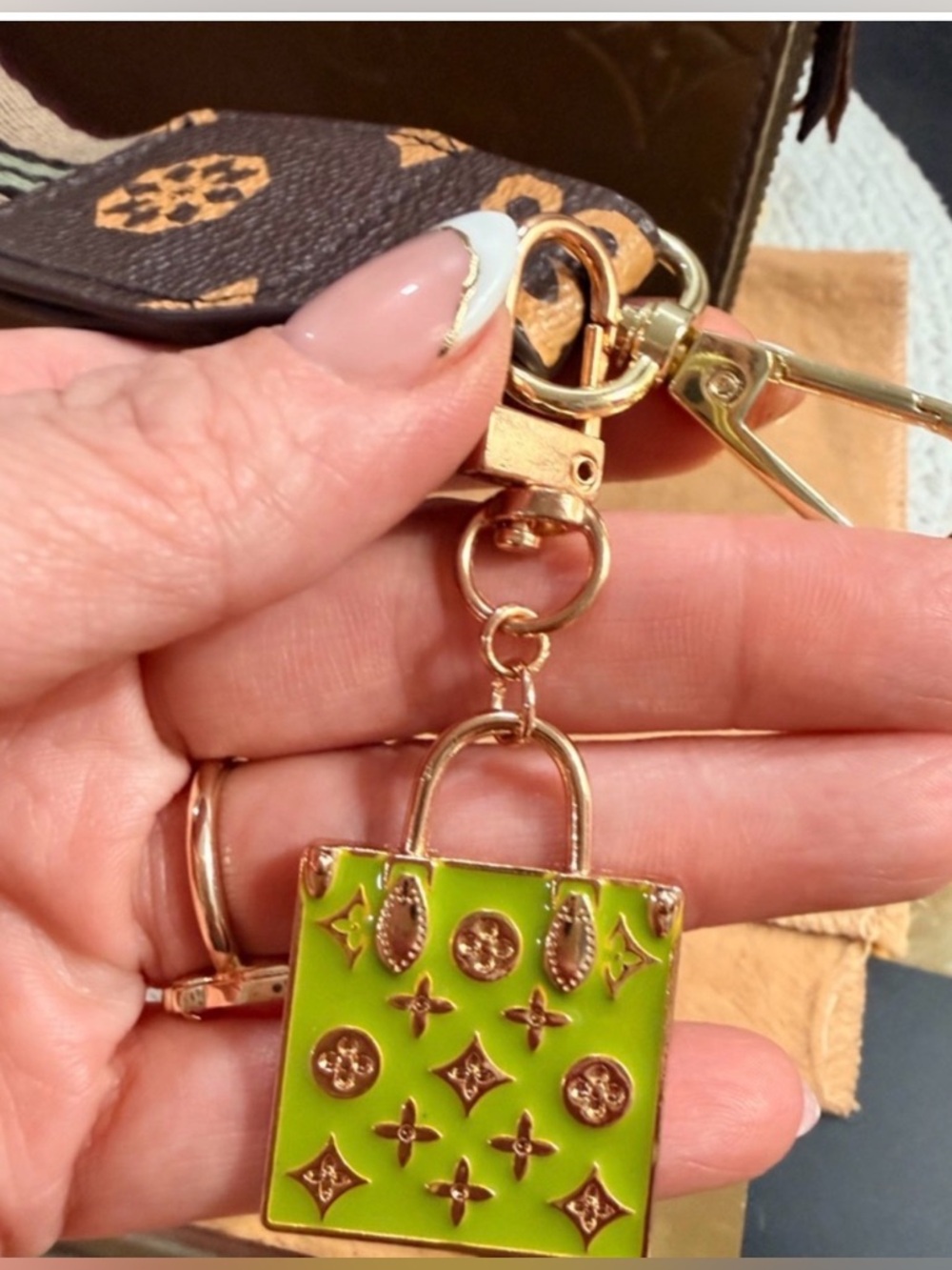 LV Monogram Vernis Zippy Wallet - Bronze, Bag Strap & Charm, Rose de Vents EDP - Picture 7 of 16